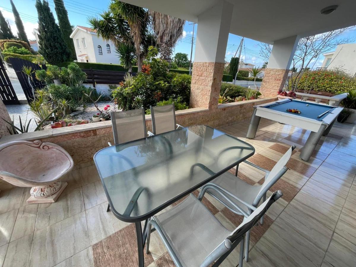 Villa Ocean Stones 1Km From Main Coral Bay Beach Peyia Bagian luar foto