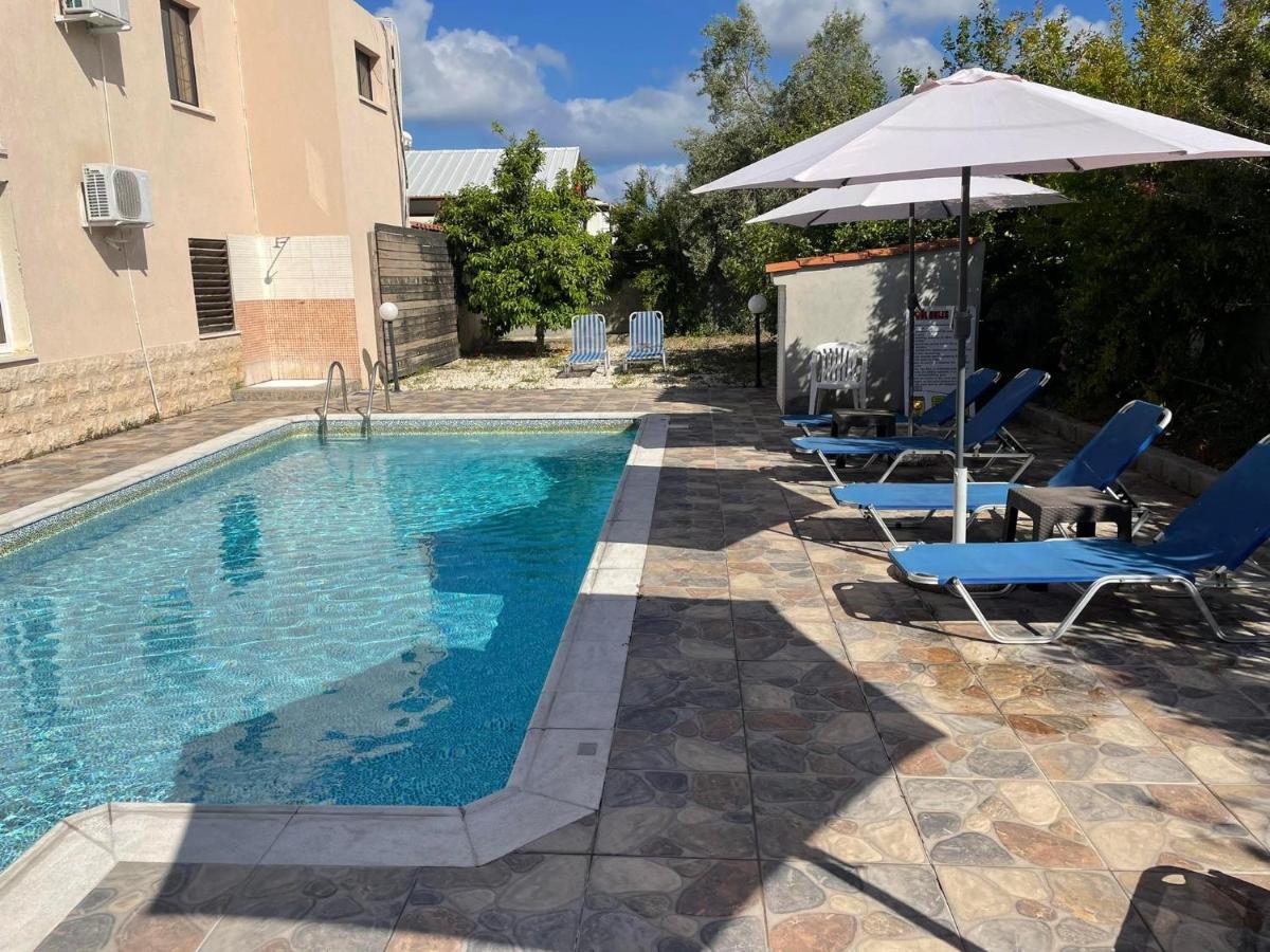 Villa Ocean Stones 1Km From Main Coral Bay Beach Peyia Bagian luar foto