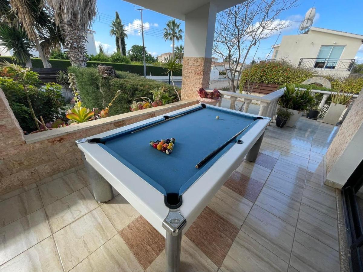 Villa Ocean Stones 1Km From Main Coral Bay Beach Peyia Bagian luar foto