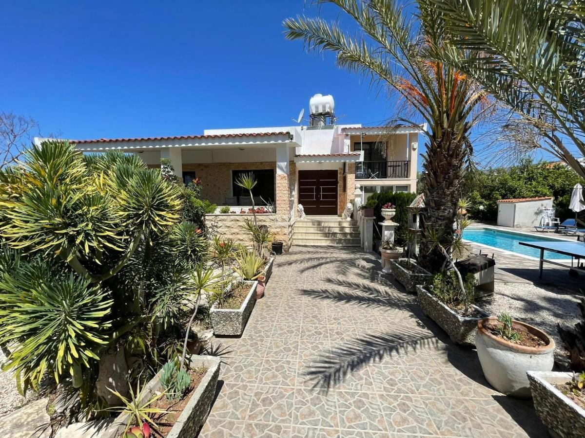 Villa Ocean Stones 1Km From Main Coral Bay Beach Peyia Bagian luar foto