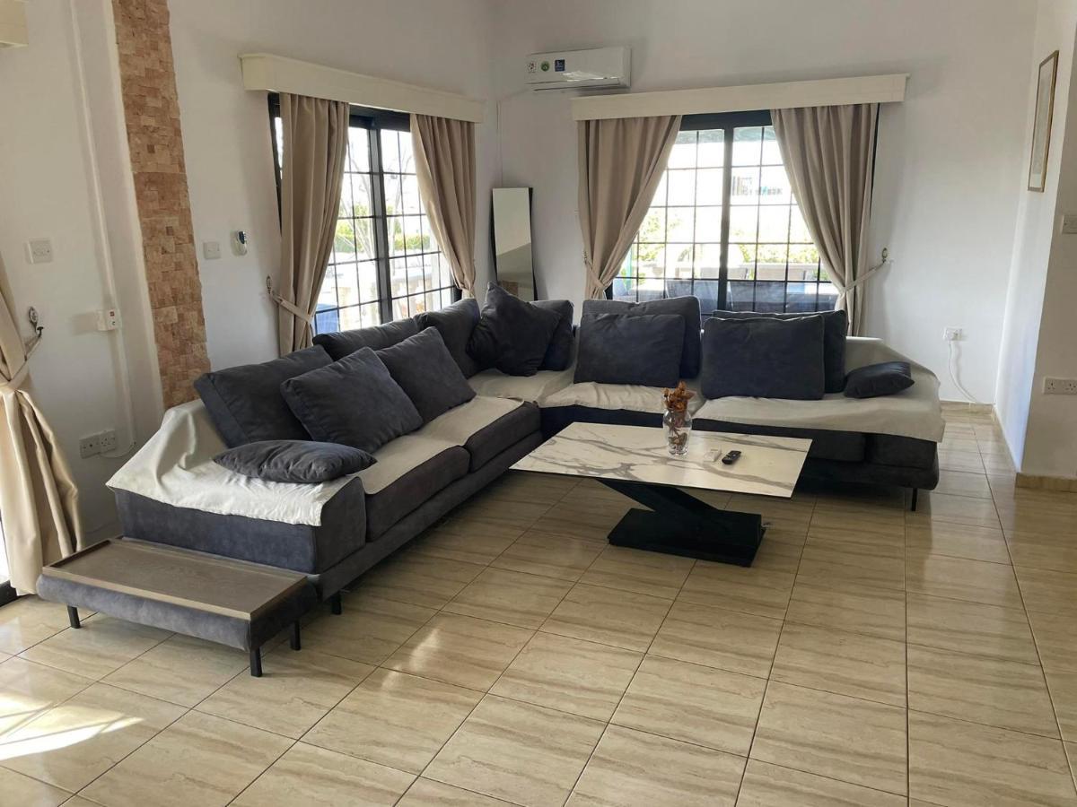 Villa Ocean Stones 1Km From Main Coral Bay Beach Peyia Bagian luar foto