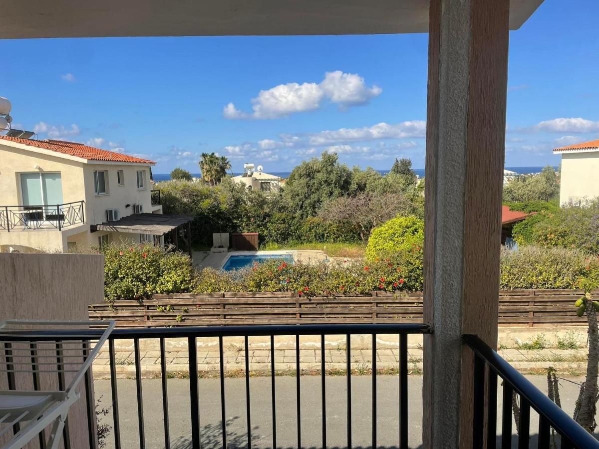 Villa Ocean Stones 1Km From Main Coral Bay Beach Peyia Bagian luar foto